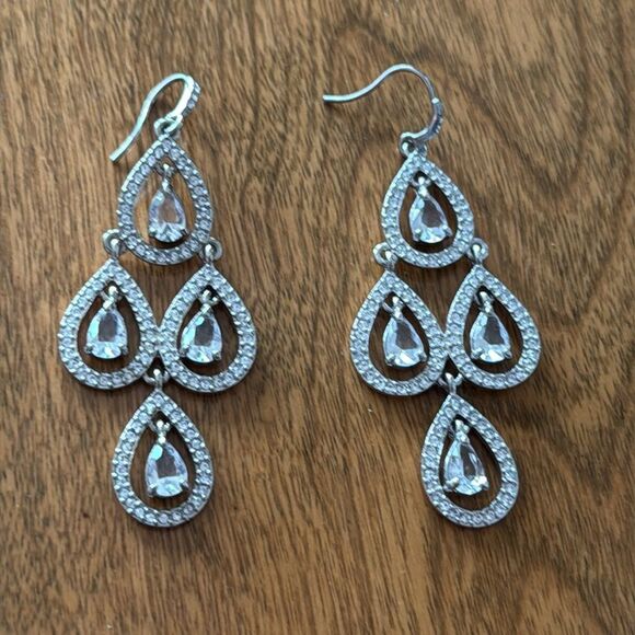 Carolee chandelier earrings - Picture 1 of 4